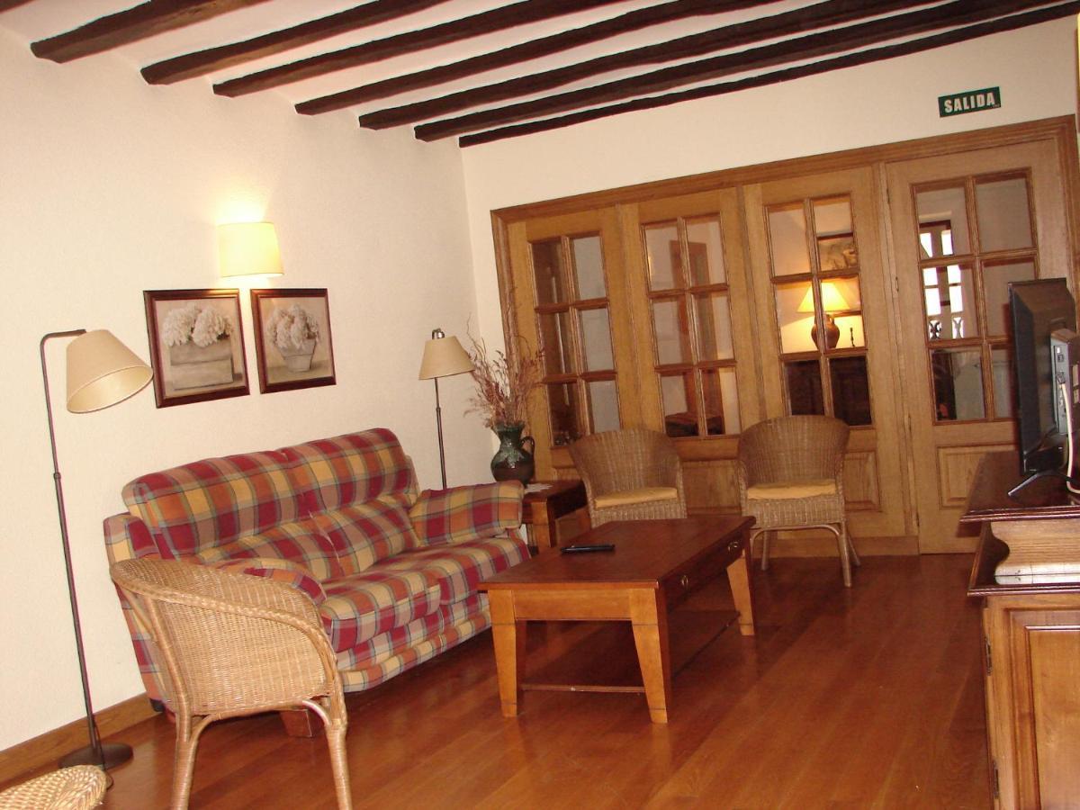 Apartamentos Lazkano I Y II Uharte-Arakil 外观 照片
